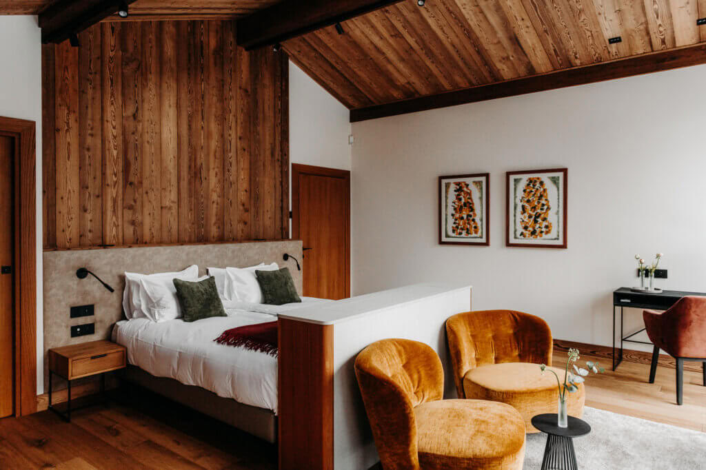 Main Chalet Room 25