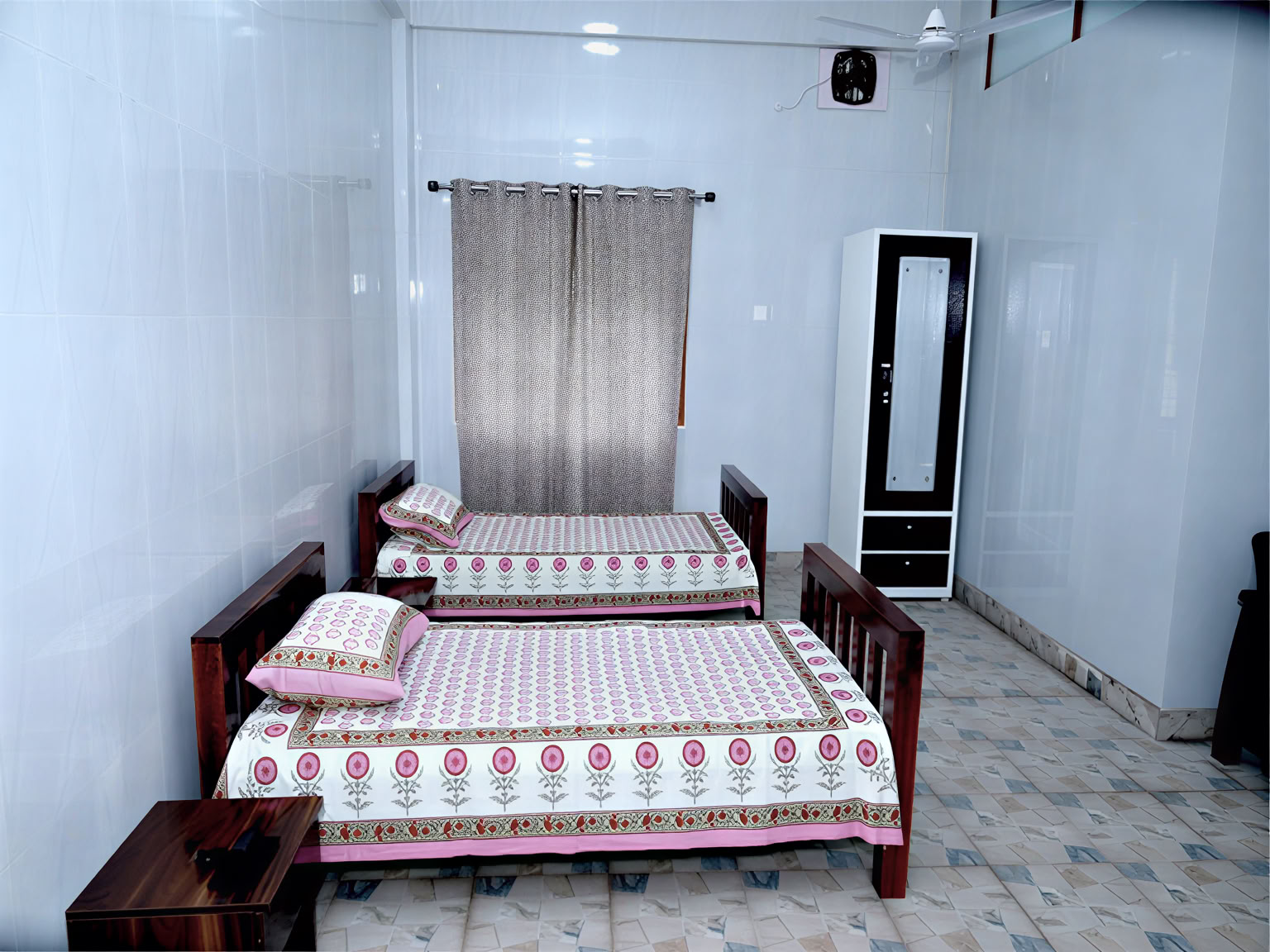 Twin Shared Room