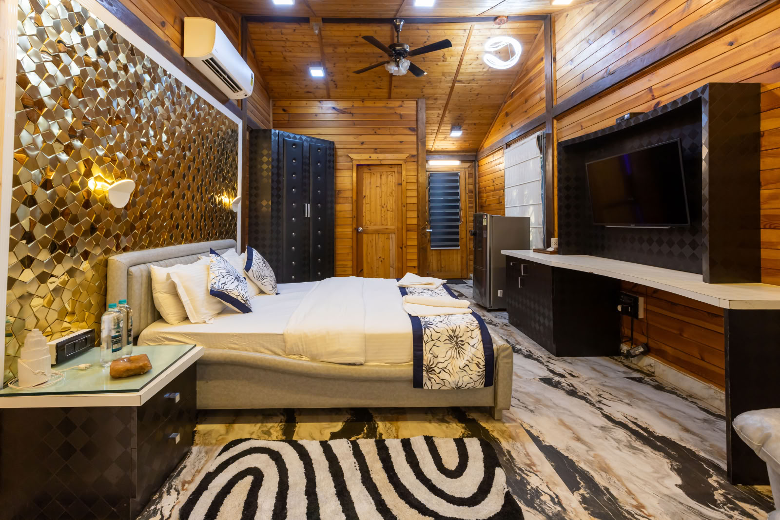 Luxury Private Cottage (Single Occupancy)