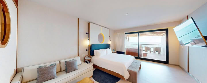 Oceanfront Friends & Family Suite