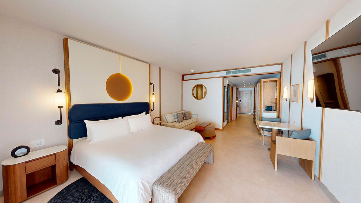 Friends & Family Sundeck Suite