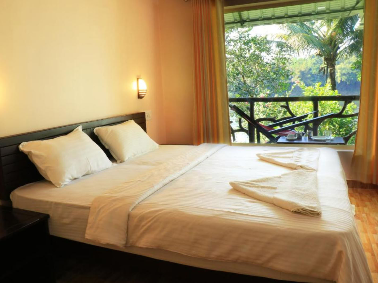 Vibhava Deluxe Room