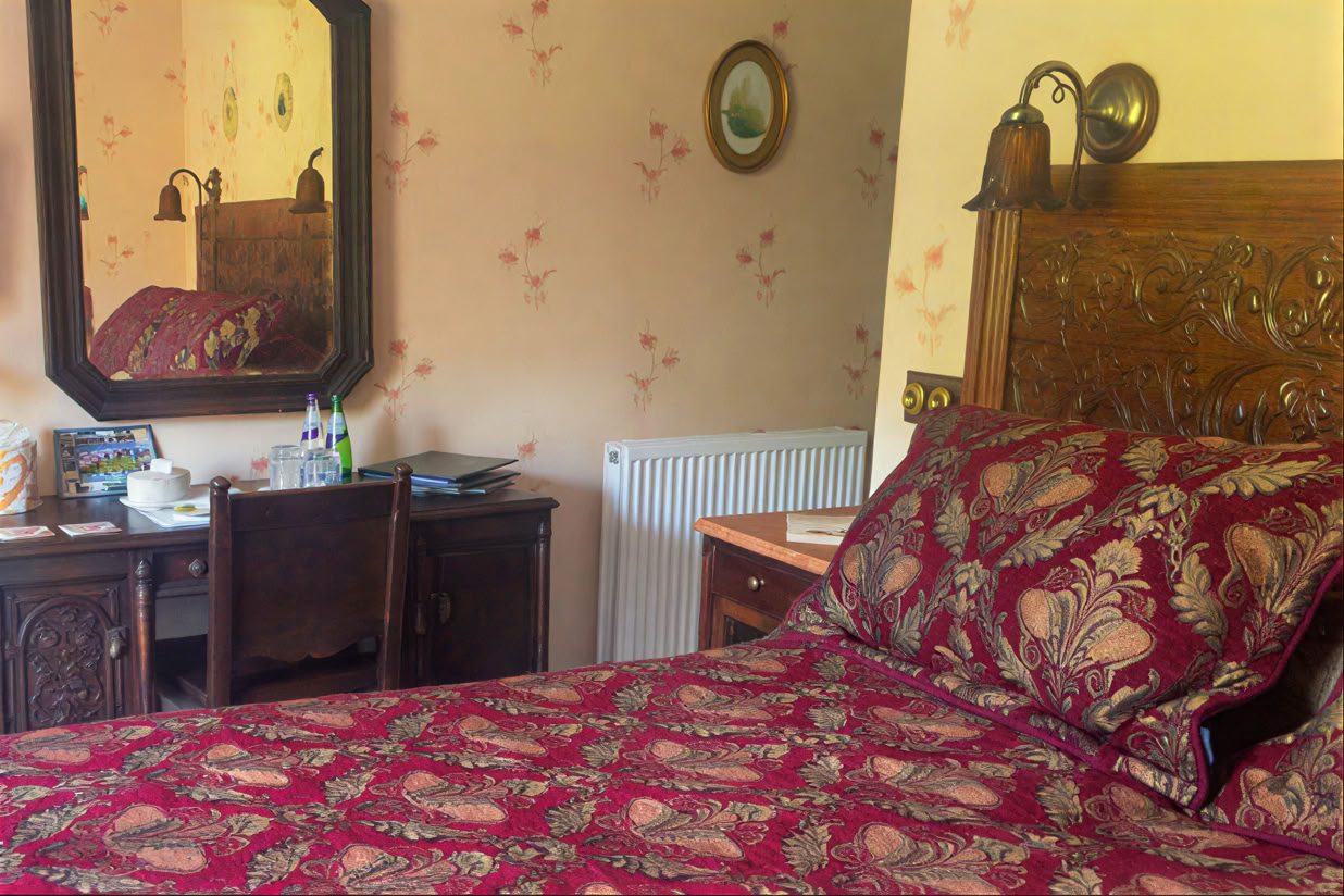 Shared en-suite twin occupancy room