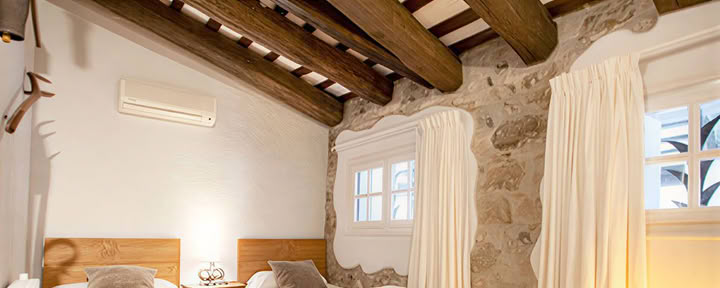 Retreat in Suite "The Grey Room" (Bed 01)