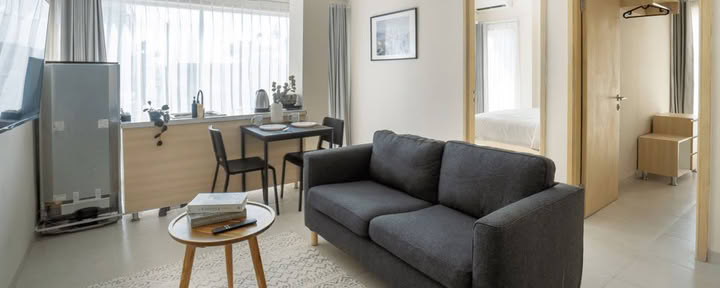 Bustle Base – Deluxe Room