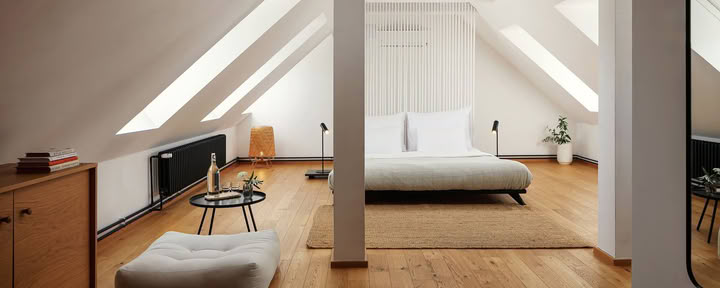 Room Mustang 2