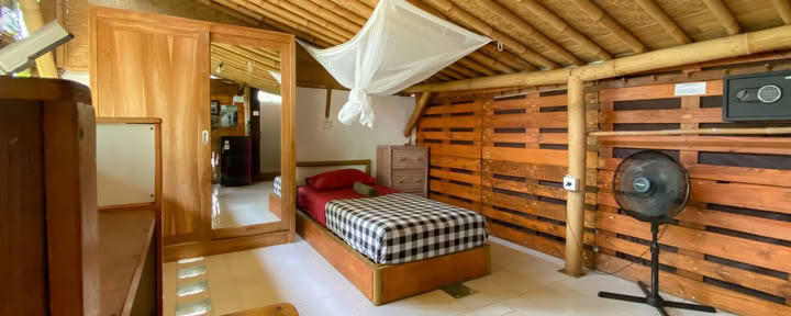 Single Fan with Private Bathroom - TARZAN