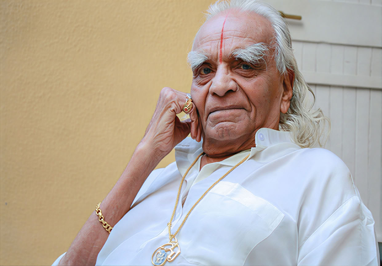B.K.S. Iyengar (Om Yoga Rishikesh)