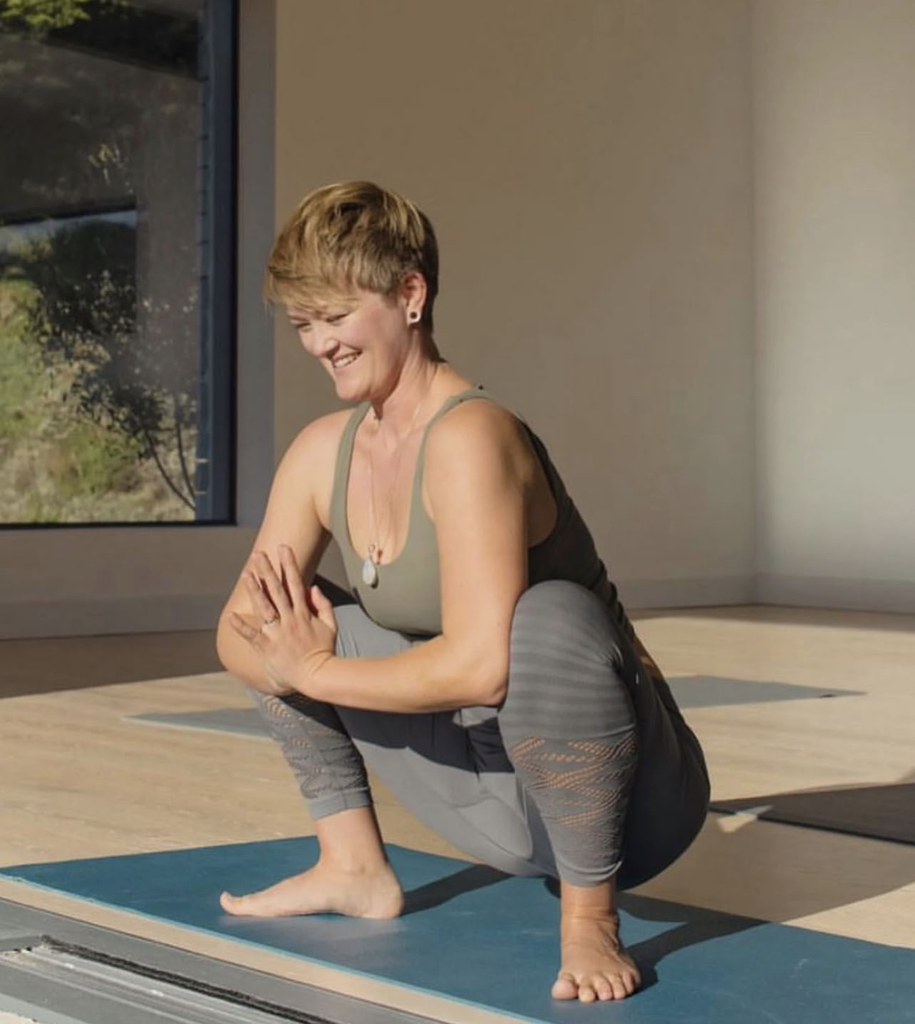 Amy (Rewild Surf School)